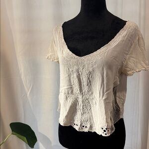 Chic Lace Women's Blouse in Cream